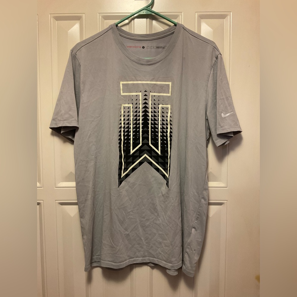Tiger woods t shirt Nike dri fit grey size large